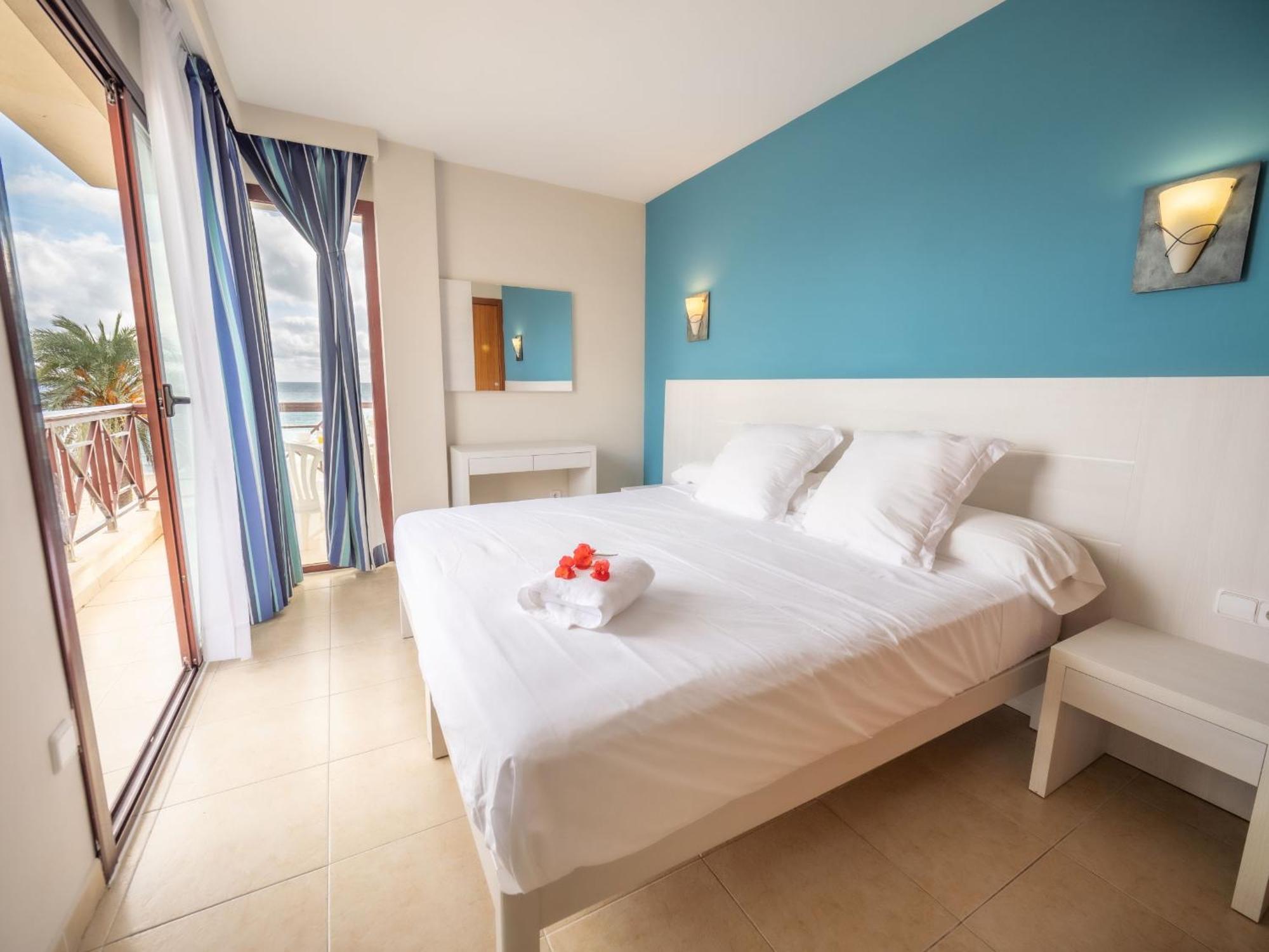 Prope Mare Apartamentos Кала Милор Екстериор снимка