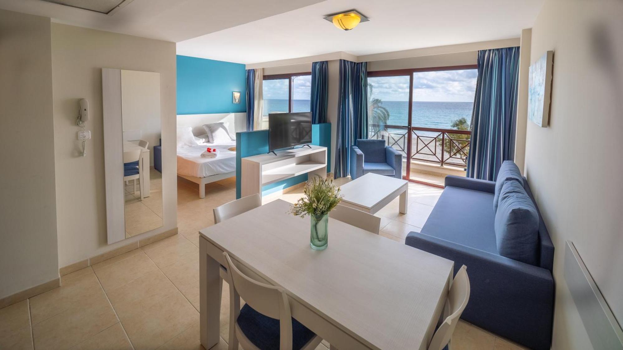 Prope Mare Apartamentos Кала Милор Екстериор снимка