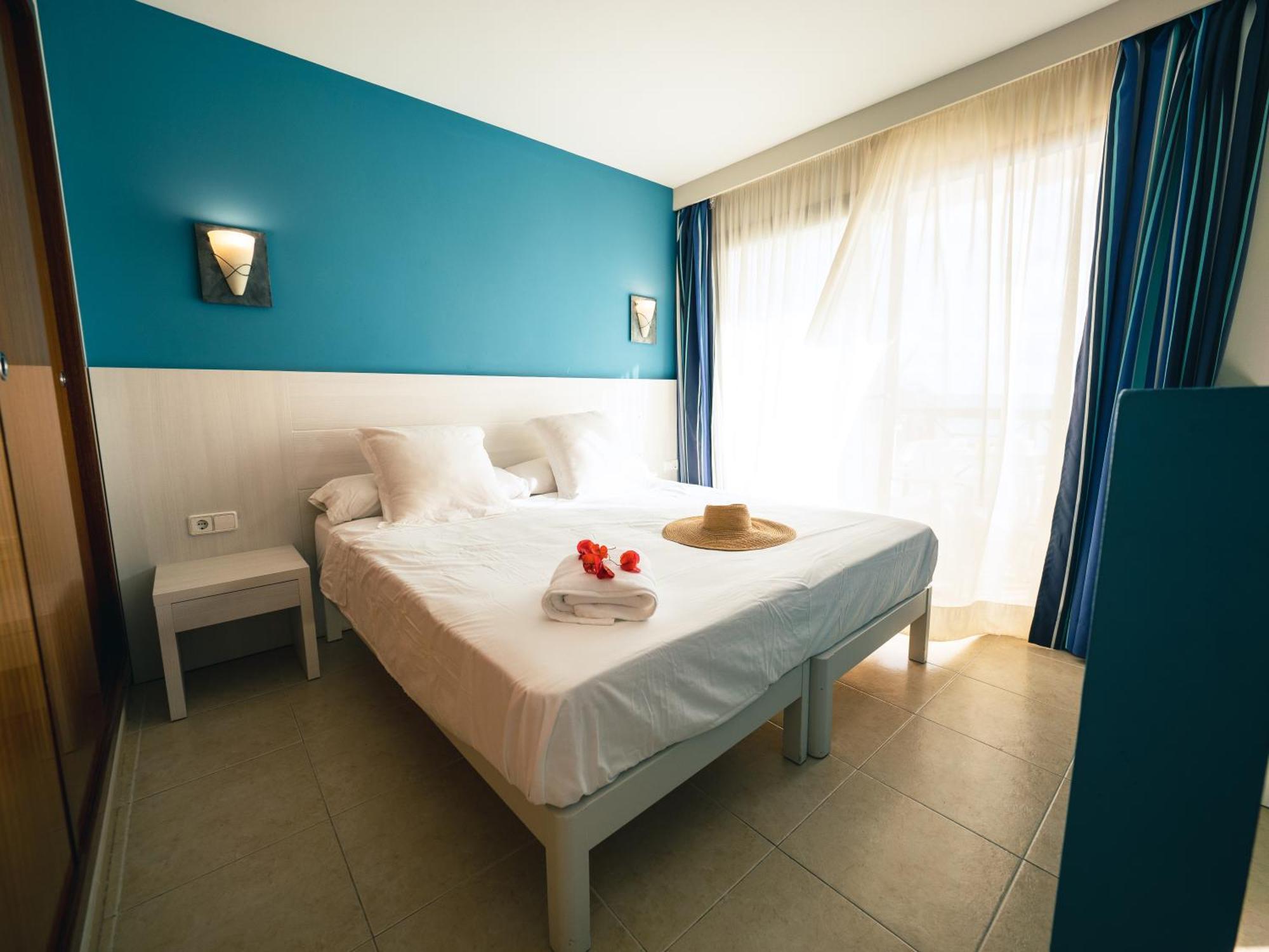 Prope Mare Apartamentos Кала Милор Екстериор снимка