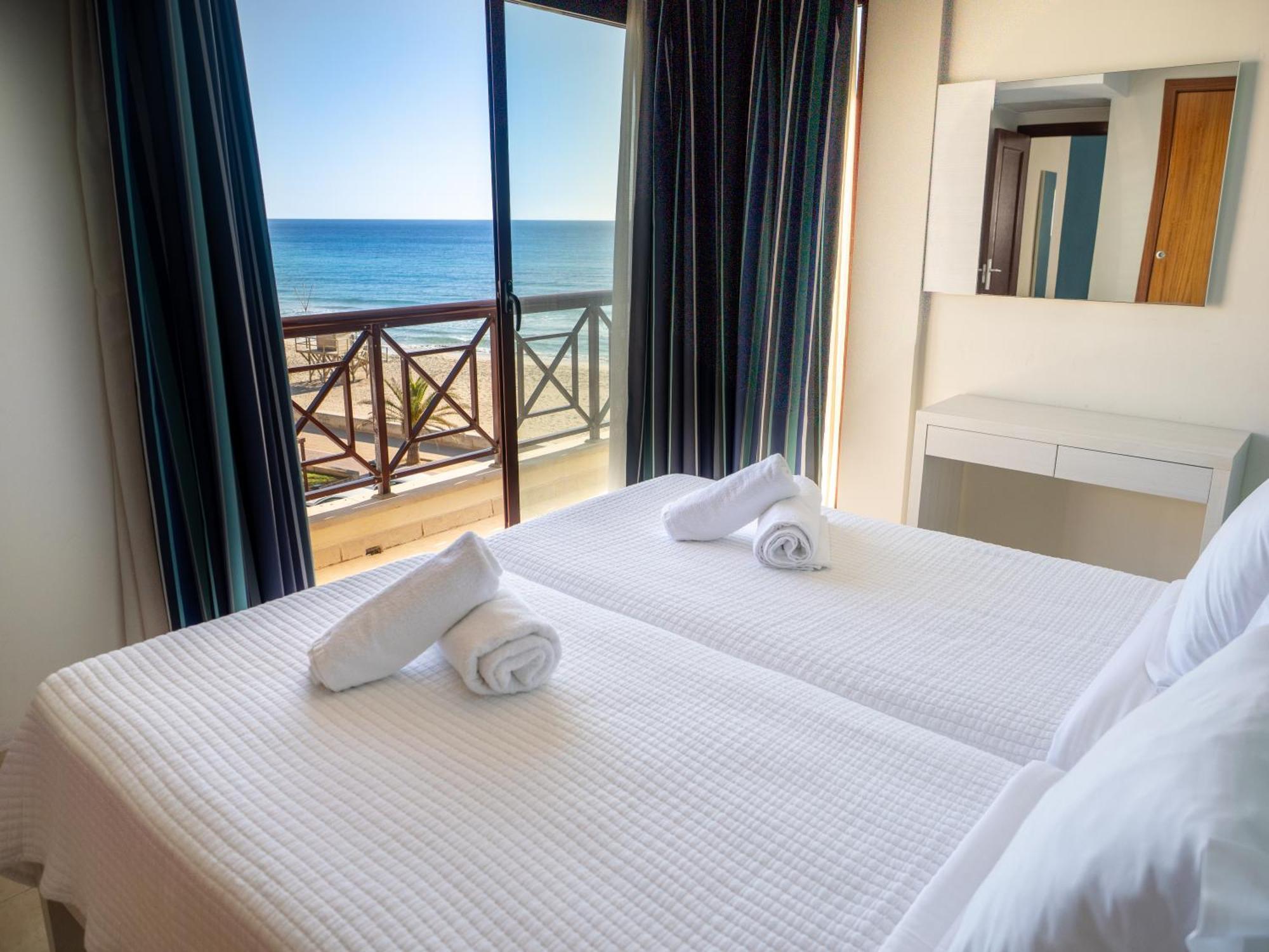 Prope Mare Apartamentos Кала Милор Екстериор снимка