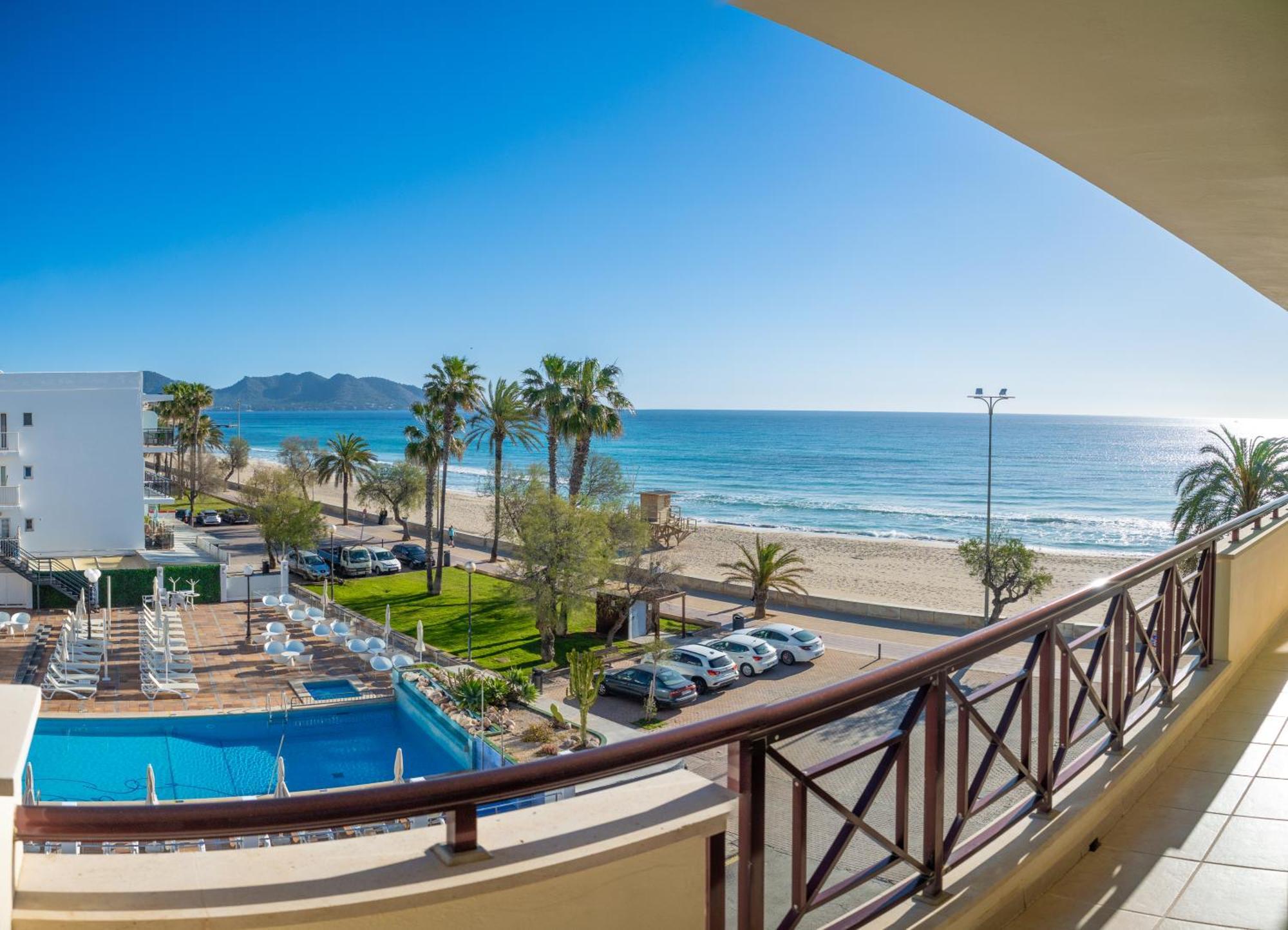 Prope Mare Apartamentos Кала Милор Екстериор снимка