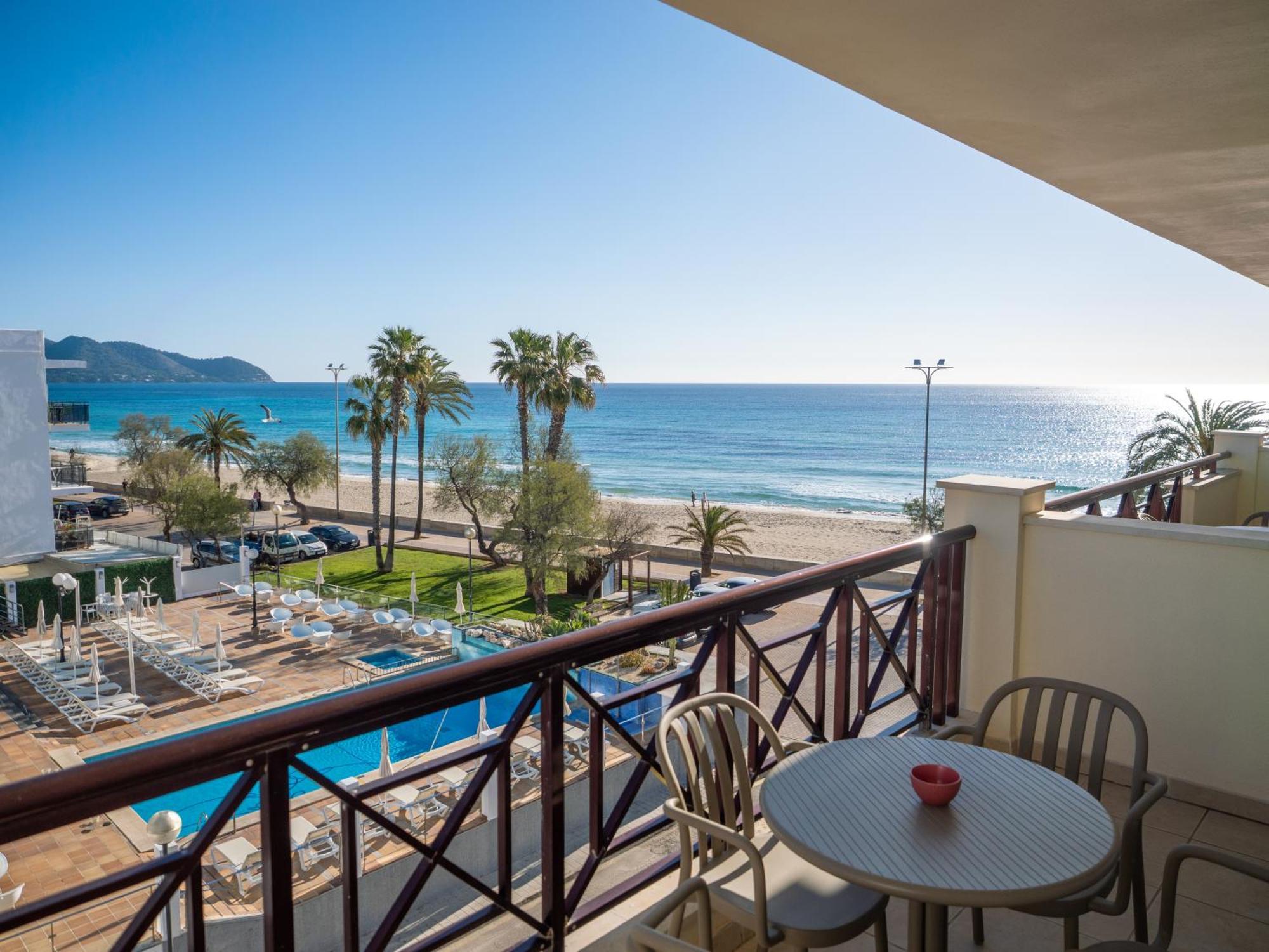 Prope Mare Apartamentos Кала Милор Екстериор снимка